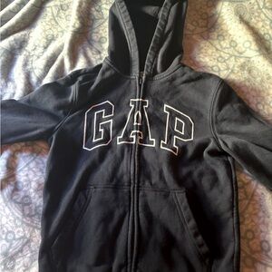 Gap sweater Medium in kids the reason for selling is it didn’t fit my daughter